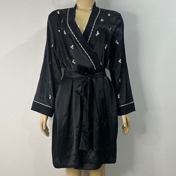 Morgan Taylor Black Floral Embroidered Robo Size Medium - Picture 1 of 6
